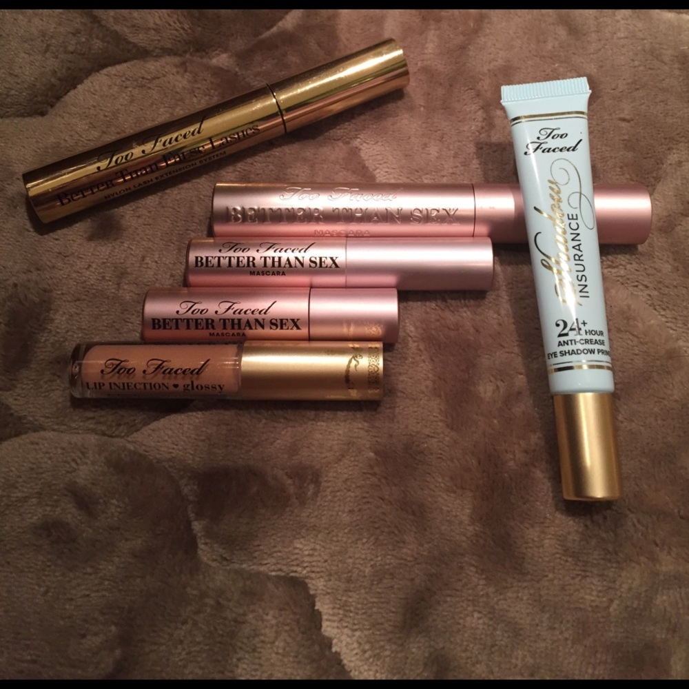Too faced makeup lot 2 are FULL SIZE